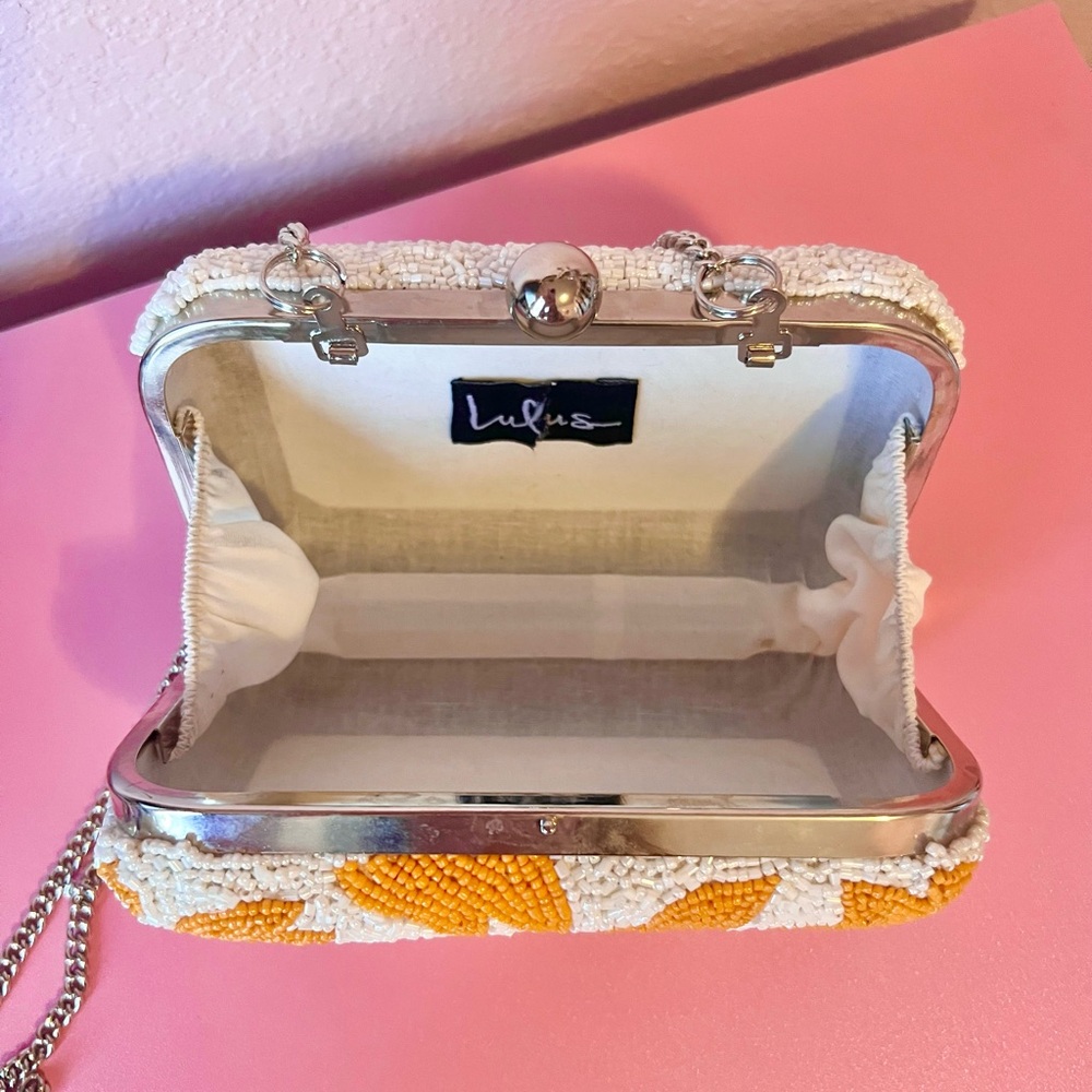 Vacay Darling White and Orange Beaded Clutch - Picture 7 of 14